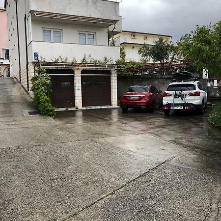 Apartments With Private Parking Baška Voda Екстериор снимка