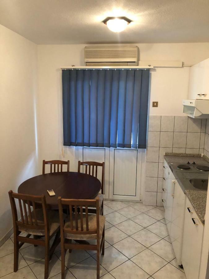 Apartments With Private Parking Baška Voda Екстериор снимка